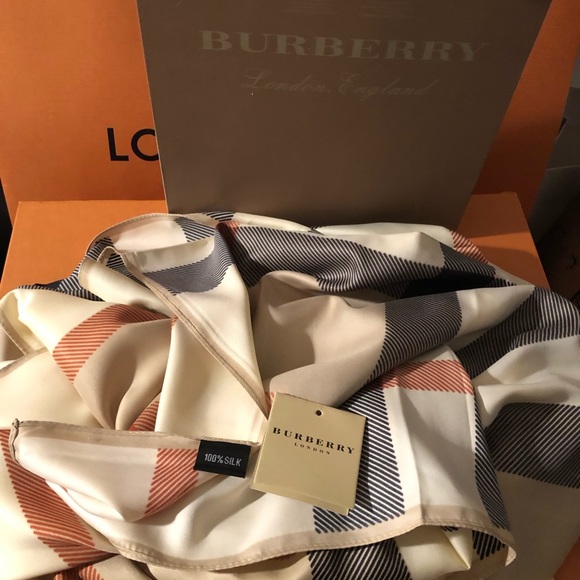 Burberry Accessories - Burberry silk shawl